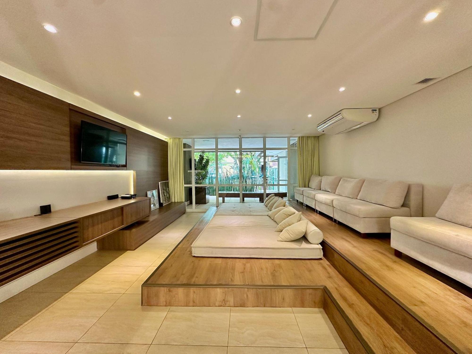 Praca Mada - Anystay Casa de Férias São Paulo